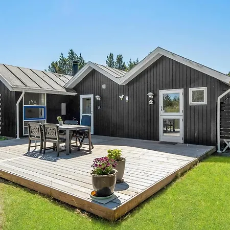 Awesome In With 3 Bedrooms And Wifi *