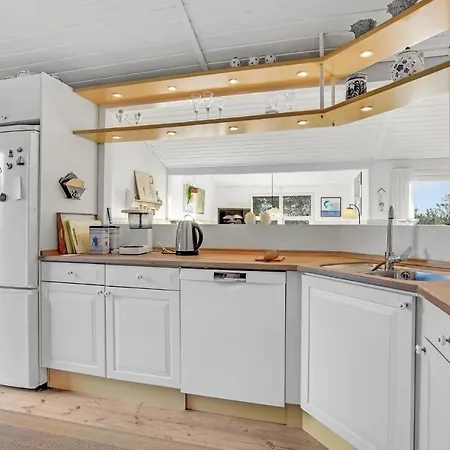 Awesome In With 3 Bedrooms And Wifi *