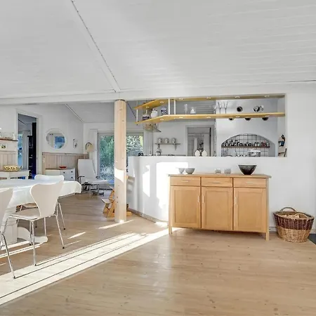 Awesome In With 3 Bedrooms And Wifi Prázdninový dům *