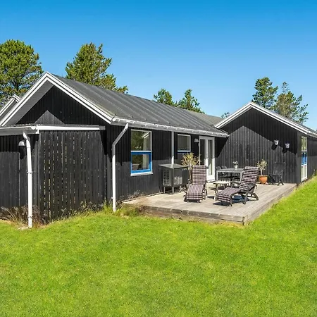 Awesome In With 3 Bedrooms And Wifi *