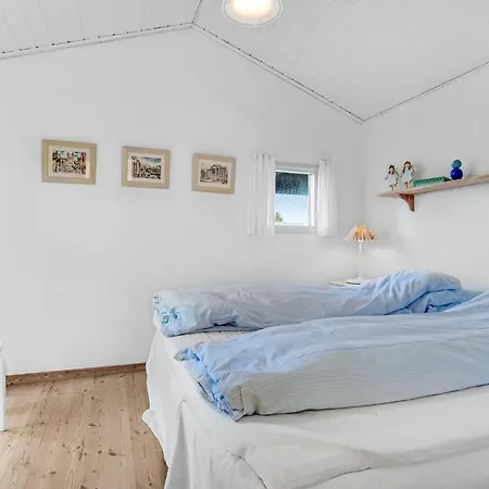 Awesome In With 3 Bedrooms And Wifi Strandby